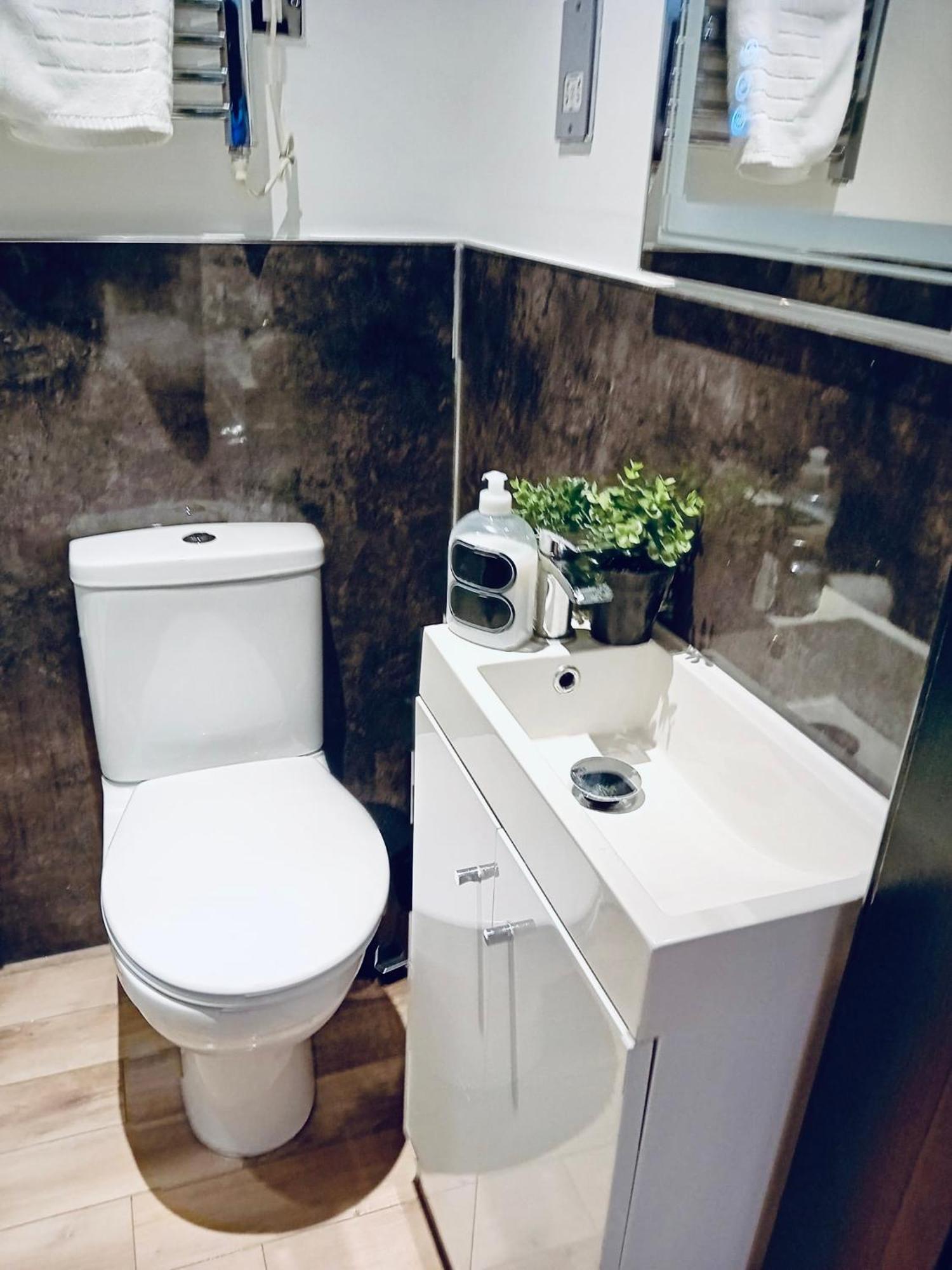 Oasis Studio In The Heart Of The City Brighton Екстер'єр фото